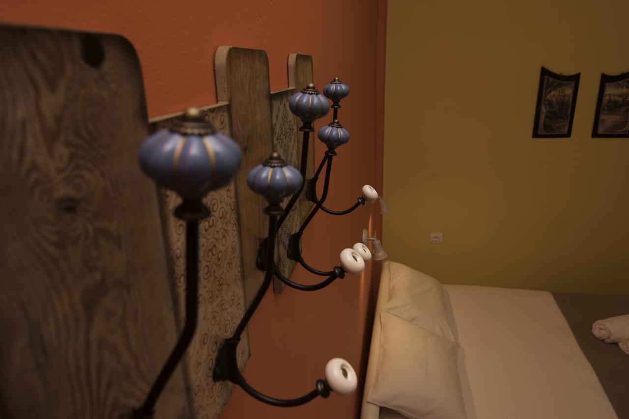 Niki Rooms Palaiochora Exterior foto